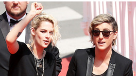 クリステン・スチュワート＆アリシア・カーガイル-(C)Getty Images