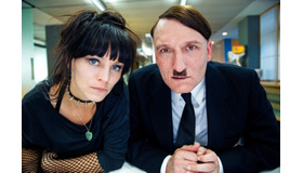 『帰ってきたヒトラー』　(C)2015 MYTHOS FILMPRODUKTION GMBH & CO. KG CONSTANTIN FILM PRODUKTION GMBH
