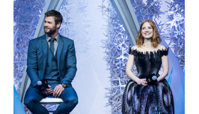 クリス・ヘムズワース、ジェシカ・チャステイン （C）Universal Pictures