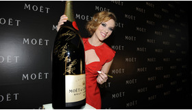 モエ・エ・シャンドンのセレブレーション・イベントに出席したスカーレット・ヨハンソン