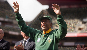 『インビクタス／負けざる者たち』 -(C) 2009 WARNER BROS.ENTERTAINMENT INC.