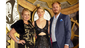 スザンヌ・トッド＆ミア・ワシコウスカ＆ジェームズ・ボビン／『アリス・イン・ワンダーランド／時間の旅』ジャパン・プレミア