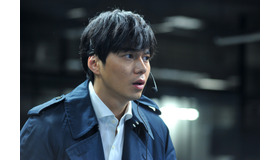 『デスノート Light up the NEW world』（C）大場つぐみ・小畑健／集英社　（C）2016「DEATH NOTE」FILM PARTNERS