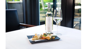 HAL YAMASHITA 東京［ガーデンテラス1F］/新和食　チーズアソート、オリジナル日本酒「HAL YAMASHITA」のセット（2,160円）