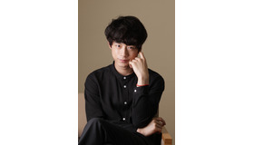 ピース役・坂口健太郎／六本木3丁目移転プロジェクト ドラマスペシャル 宮部みゆきサスペンス「模倣犯」（C）テレビ東京