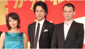 『誰かが私にキスをした』会見にて（左から）堀北真希、松山ケンイチ、アントン・イェルチン　photo：Yoko Saito