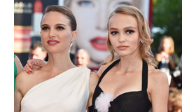 ナタリー・ポートマン＆リリー・ローズ・デップ（C）Pascal Le Segretain