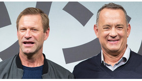 アーロン・エッカート＆トム・ハンクス-(C)Getty Images