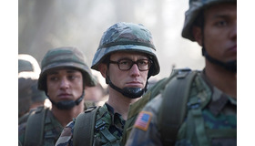 兵役時代『スノーデン』　(c)2016 SACHA, INC.　ALL RIGHTS RESERVED.