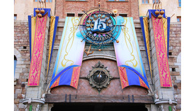 「東京ディズニーシー15周年“ザ・イヤー・オブ・ウィッシュ”」デコレーションがフィナーレ仕様に