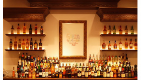 「GINZA RAKUGAKI Cafe & Bar by Pentel」　カウンター　