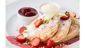 サラベス「ベリーホワイトチョコレートパンケーキ」