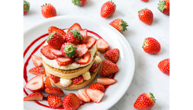 「j.s. pancake cafe」いちごづくしの春のフェアをスタート
