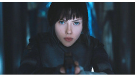 スカーレット・ヨハンソン（少佐役）／『ゴースト・イン・ザ・シェル』　(C)MMXVI Paramount Pictures and Storyteller Distribution Co. All rights Reserved.