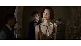 『ファンタスティック・ビーストと魔法使いの旅』　(C) 2016 Warner Bros. Ent.  All Rights Reserved.Harry Potter and Fantastic Beasts Publishing Rights (C) JKR.
