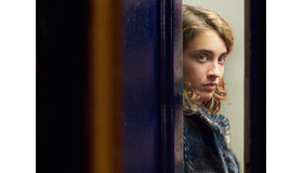 『午後８時の訪問者』 （C）LES FILMS DU FLEUVE - ARCHIPEL 35 - SAVAGE FILM - FRANCE 2 CINEMA - VOO et Be tv - RTBF (Television belge)