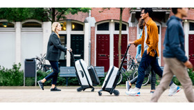 まるでベビーカーのように押して運ぶ、画期的なトラベルキャリー「バガブー ボクサー」が新登場！