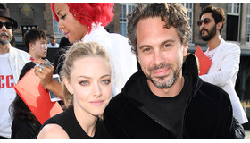 アマンダ・セイフライド＆トーマス・サドスキー-(C)Getty Images