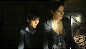 「ハーパーズ・アイランド」 - TM & (C) 2010 CBS Studios Inc. CBS and related marks are trademarks of CBS Broadcasting Inc. All Rights Reserved. TM, （R） & (C) by Paramount Pictures. All Rights Reserved.