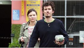 オーランド・ブルーム＆ミランダ・カー　-(C) Splash/AFLO