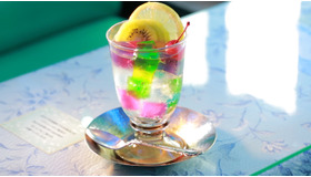 グラスの中の幻想世界... 宝石のようなゼリーポンチ
