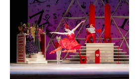 「不思議の国のアリス」Laura Morera as The Queen of Hearts in Christopher Wheeldon's Alice's Adventures in Wonderland for The Royal Ballet （c）Johan PerssonRoyal Opera House, 2013