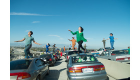 『ラ・ラ・ランド』（C）2017 Summit Entertainment, LLC. All Rights Reserved. Photo credit: EW0001: Sebastian (Ryan Gosling) and Mia (Emma Stone) in LA LA LAND. Photo courtesy of Lionsgate.