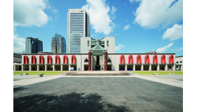 アイ・ウェイウェイ（艾未未）《安全な通行》2016《Reframe》2016ヨコハマトリエンナーレ2017展示風景（横浜美術館）撮影：加藤健©Ai Weiwei Studio