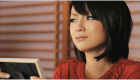 「秘密」ビデオクリップ　-(C) Sony Music Associated Records Inc.