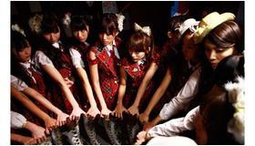 『DOCUMENTARY of AKB48 to be continued　10年後、少女たちは今の自分に何を思うのだろう？』　-(C) 「DOCUMENTARY of AKB48」製作委員会