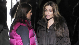 ブダペストの撮影現場でのアンジー　-(C) Splash/AFLO