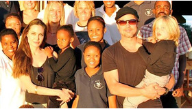 ブラッド・ピットとアンジェリーナ・ジョリー -(C) Splash／AFLO