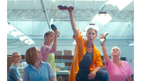 『ジュリーと恋と靴工場』　（C）2016 LOIN DERRIERE L’OURAL - FRANCE 3 CINEMA - RHONE-ALPES CINEMA