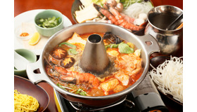 「トムヤムパクチー鍋」／恵比寿「coci（コチ）」