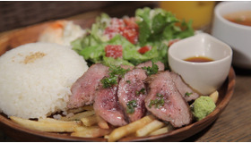 新宿駅前の隠れ家！ 屋根裏風カフェでオトナ女子会