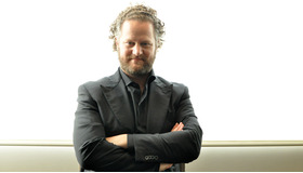 『ツーリスト』フロリアン・ヘンケル・フォン・ドナースマルク監督