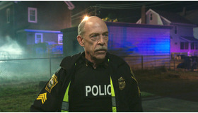 『パトリオット・デイ』TM & （R） CBS Films, CBS and Eye Design and all related logos are marks of CBS Broadcasting Inc.  Patriot’s Day （C） 2016 CBS Films Inc. and Lions Gate Films Inc.  All Rights Reserved.  Artwork & Supplementary Materials （C） 2017 Lions Gate Entertainment Inc.  All Rights Reserved.