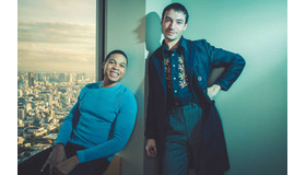 レイ・フィッシャー＆エズラ・ミラー『ジャスティス・リーグ』／photo：You Ishii