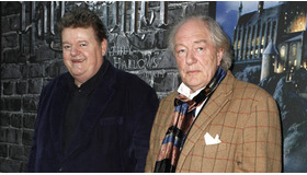 ロビー・コルトレーン&マイケル・ガンボン -(C) Reuters/AFLO