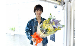 「崖っぷちホテル！」岩田剛典クランクアップ