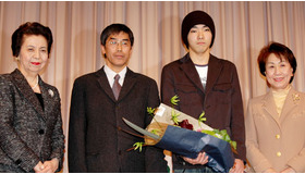 『子宮の記憶／ここにあなたがいる』クリスマス特別試写会 柄本佑、若松節郎監督　メイン