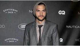 先月26日、「GQ」のイベントに出席したアシュトン・カッチャー -(C) Photoshot/AFLO