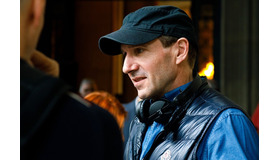 『ホワイト・クロウ　伝説のダンサー』レイフ・ファインズ　(C)2019 BRITISH BROADCASTING CORPORATION AND MAGNOLIA MAE FILMS