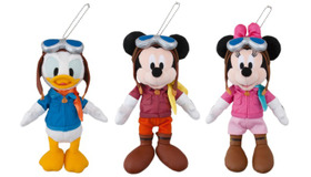 ぬいぐるみバッジ各2,200円販売店舗：イル・ポスティーノ・ステーショナリ(C) Disney