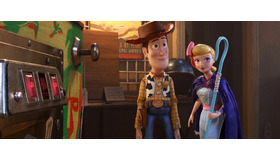 ボー・ピープとウッディ『トイ・ストーリー４』（C）2019 Disney/Pixar. All Rights Reserved.