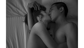 『火口のふたり』8/23（金）より新宿武蔵野館ほか全国公開　配給：ファントム・フィルム　（C）2019「火口のふたり」製作委員会