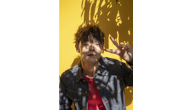 「窪田正孝×写真家・齋藤陽道 カレンダー2019」10月メインイメージビジュアル※画像はイメージです。実際の商品とは異なります。