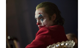 『ジョーカー』　（C）2019 Warner Bros. Ent. All Rights Reserved” “TM & （C） DC Comics”