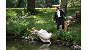 『英雄は嘘がお好き』　(C) JD PROD - LES FILMS SUR MESURE - STUDIOCANAL - FRANCE 3 CINEMA - GV PROD