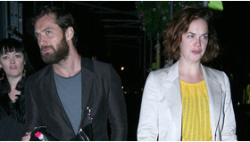 昨年8月、ツーショットをとらえられたジュード＆ルース　-(C) BIG PICTURES/AFLO